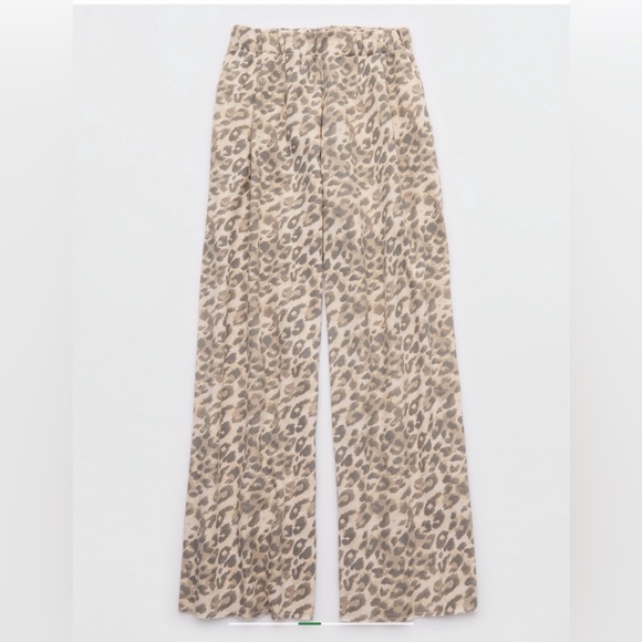 Aerie Street Trouser in Leopard Print - Picture 4 of 8